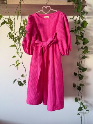 Vaflové šatičky na přání, které jsou teď v každé druhé objednávce 💕 Poslední 4 místa na šatičky před velkou pauzou, tak si...